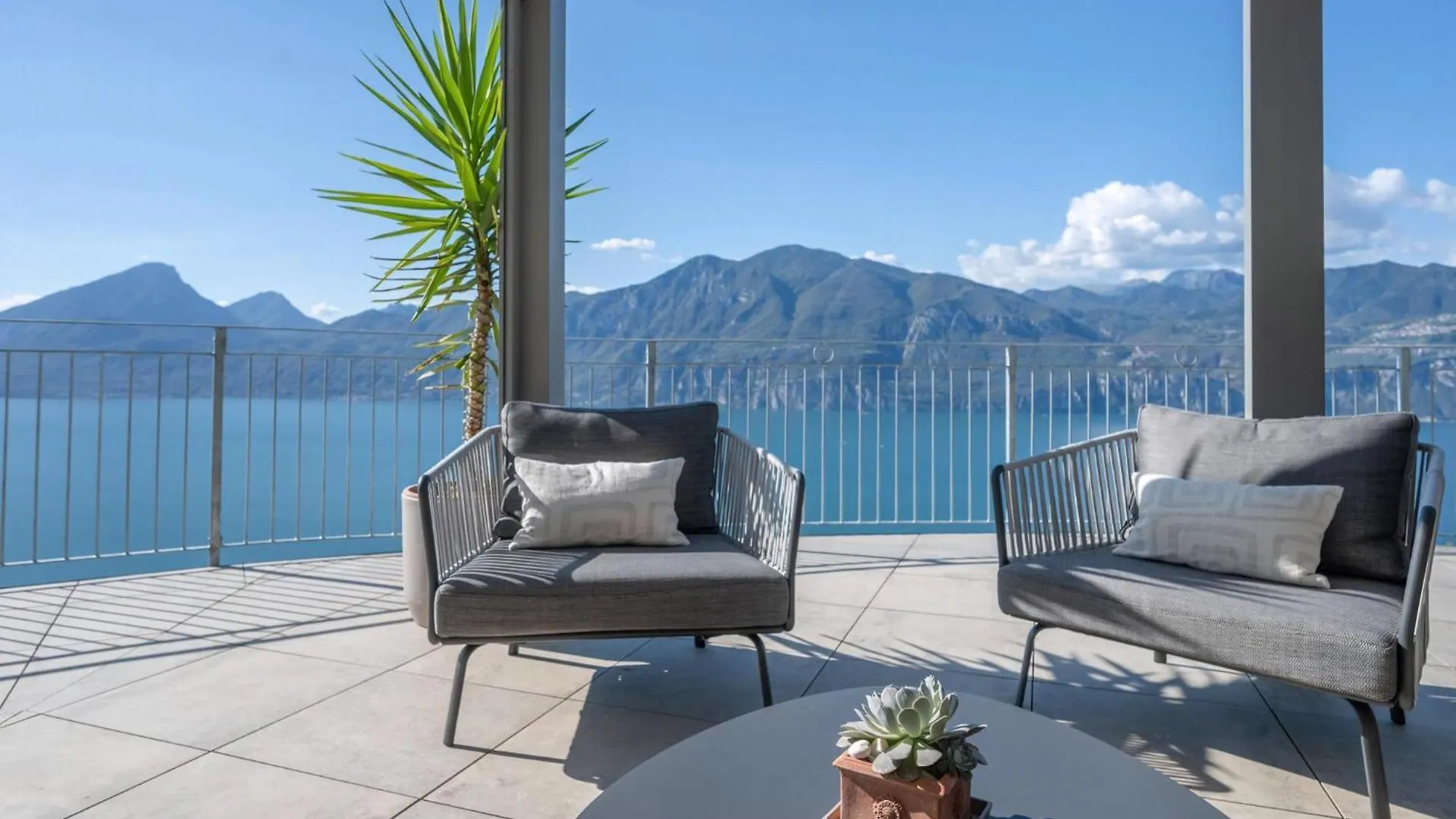 Alleinstehende Villa Mit Pool Und Traumaussicht Castelletto Di Brenzone 0*,