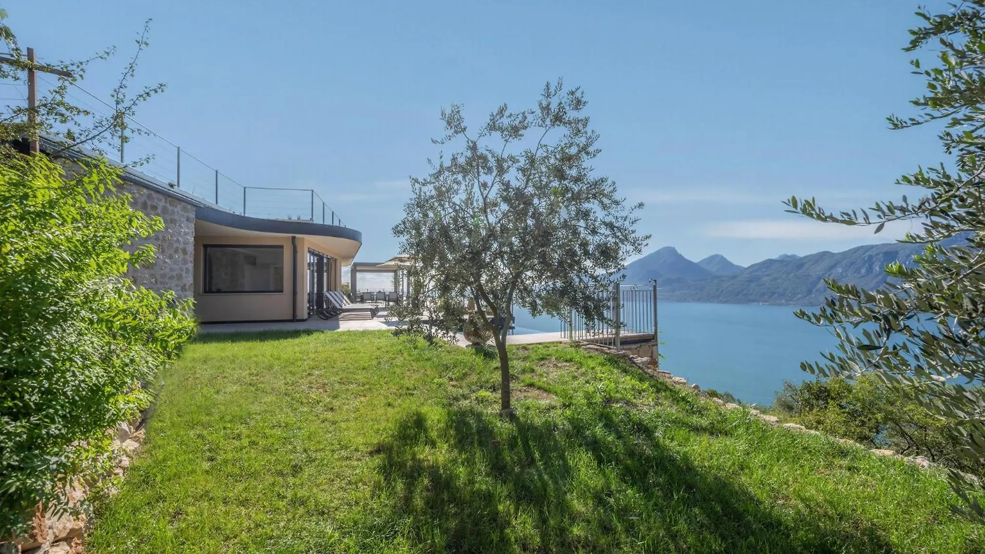 Alleinstehende Villa Mit Pool Und Traumaussicht Castelletto Di Brenzone 0*,  Italy