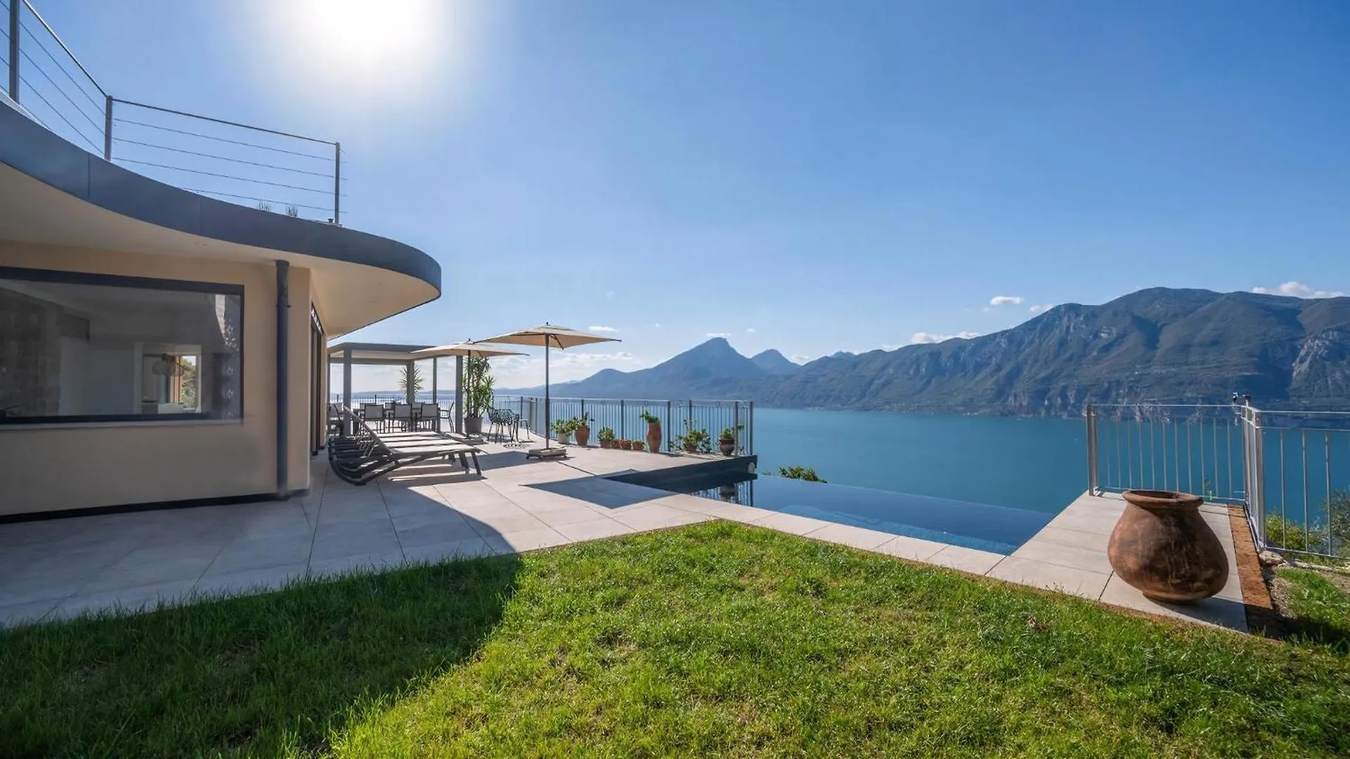 Alleinstehende Villa Mit Pool Und Traumaussicht Castelletto Di Brenzone