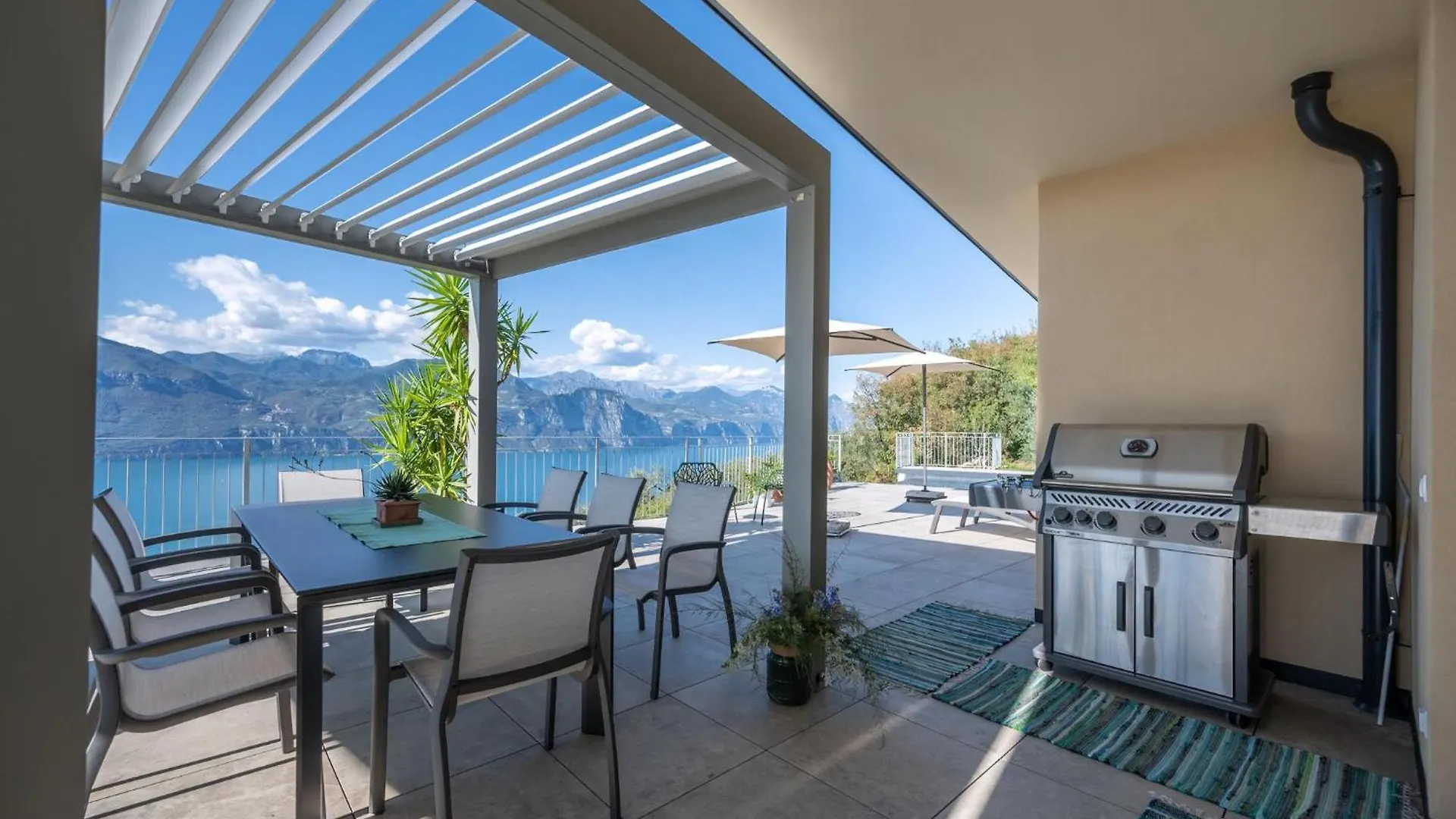Holiday home Alleinstehende Villa Mit Pool Und Traumaussicht Castelletto Di Brenzone
