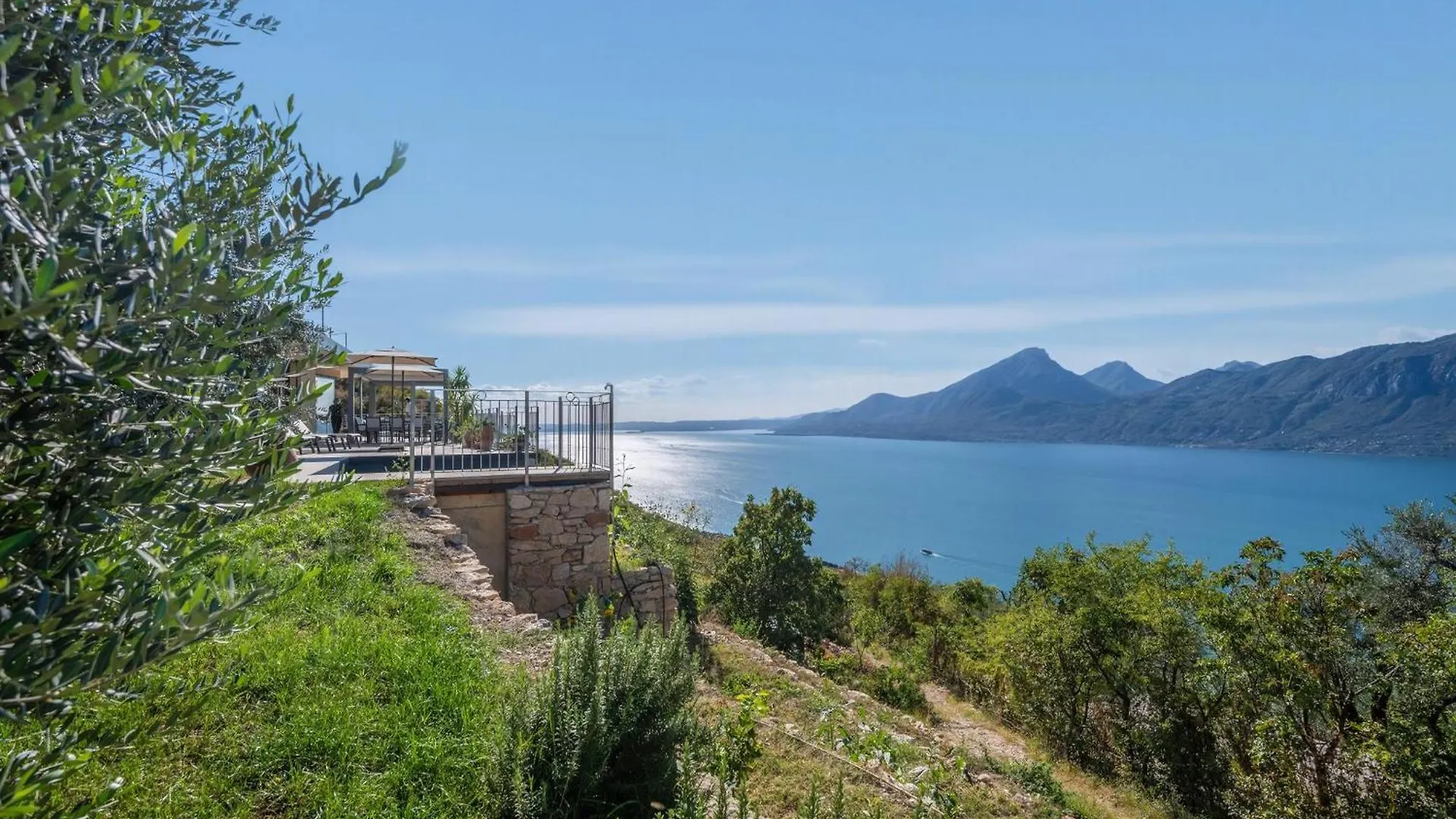 Alleinstehende Villa Mit Pool Und Traumaussicht Castelletto Di Brenzone Italy