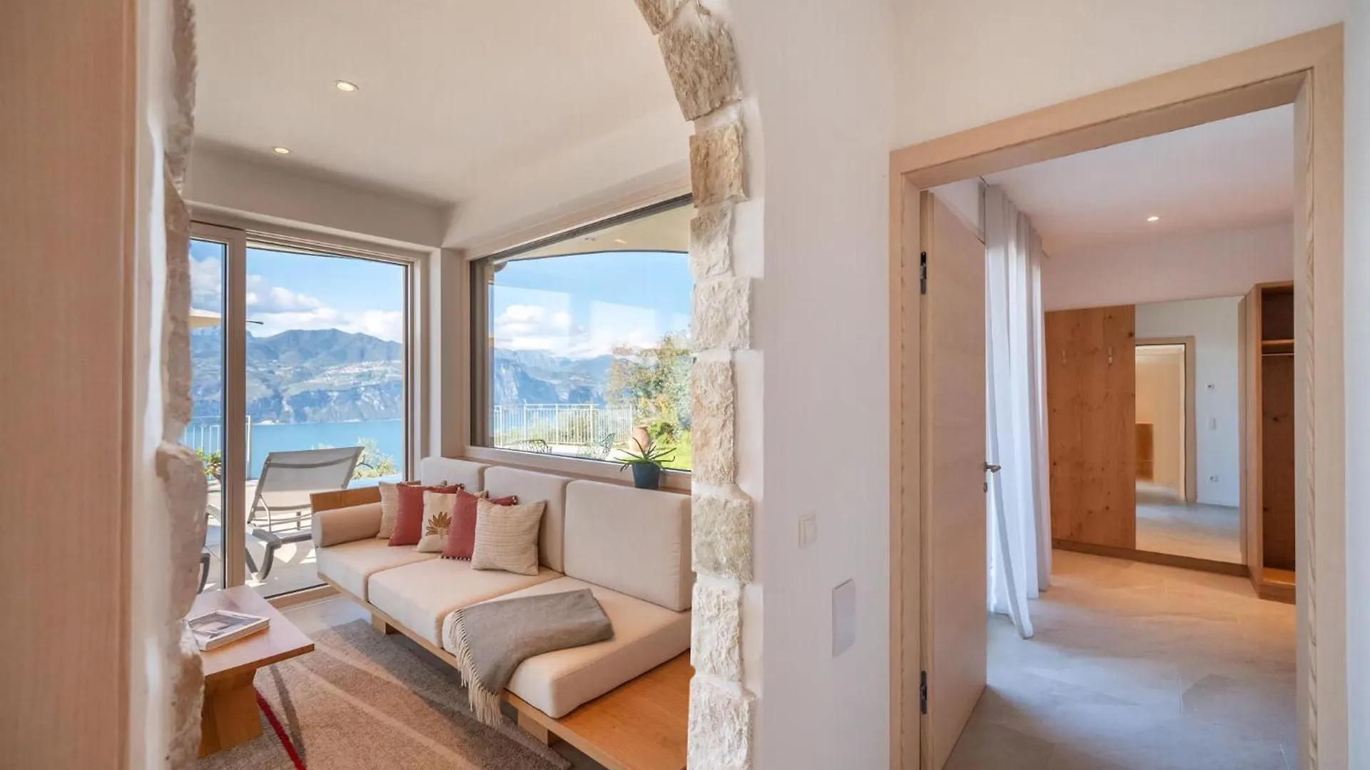 Alleinstehende Villa Mit Pool Und Traumaussicht Castelletto Di Brenzone 0*,  Itálie