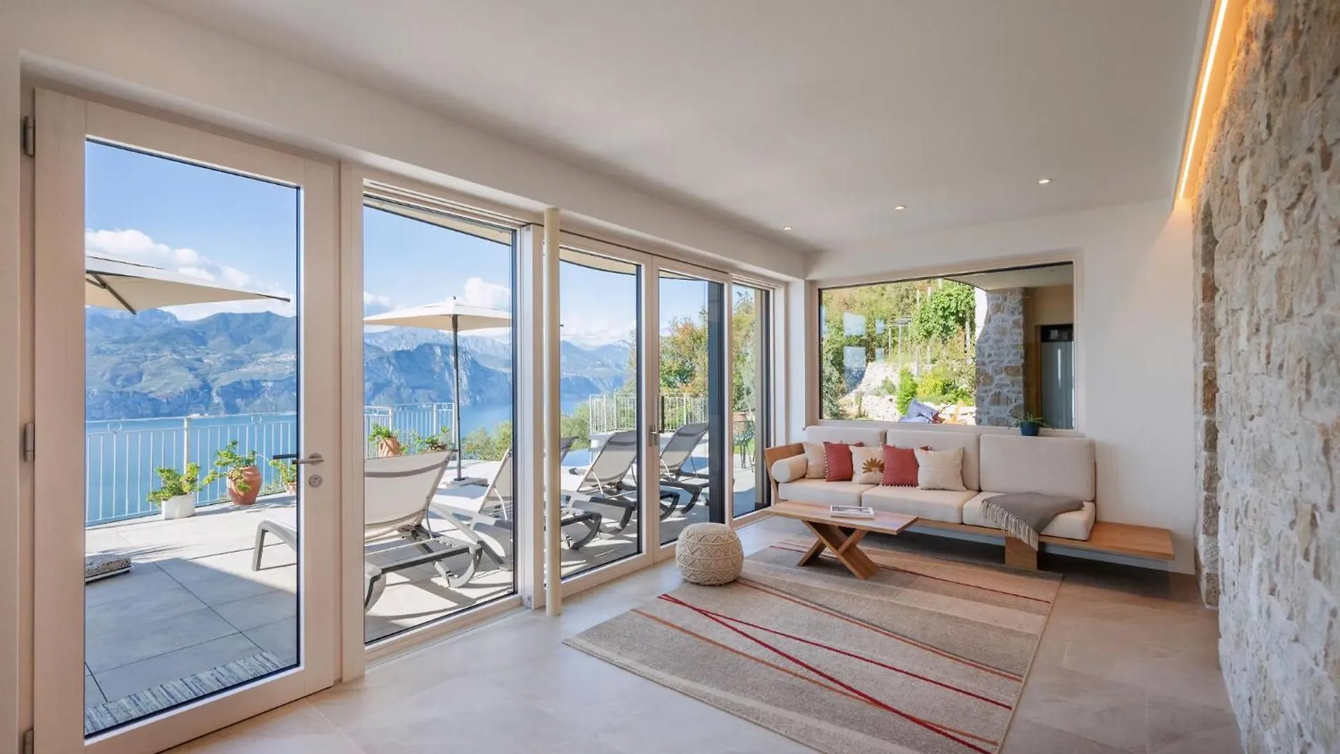 Alleinstehende Villa Mit Pool Und Traumaussicht Castelletto Di Brenzone 0*,  Itálie