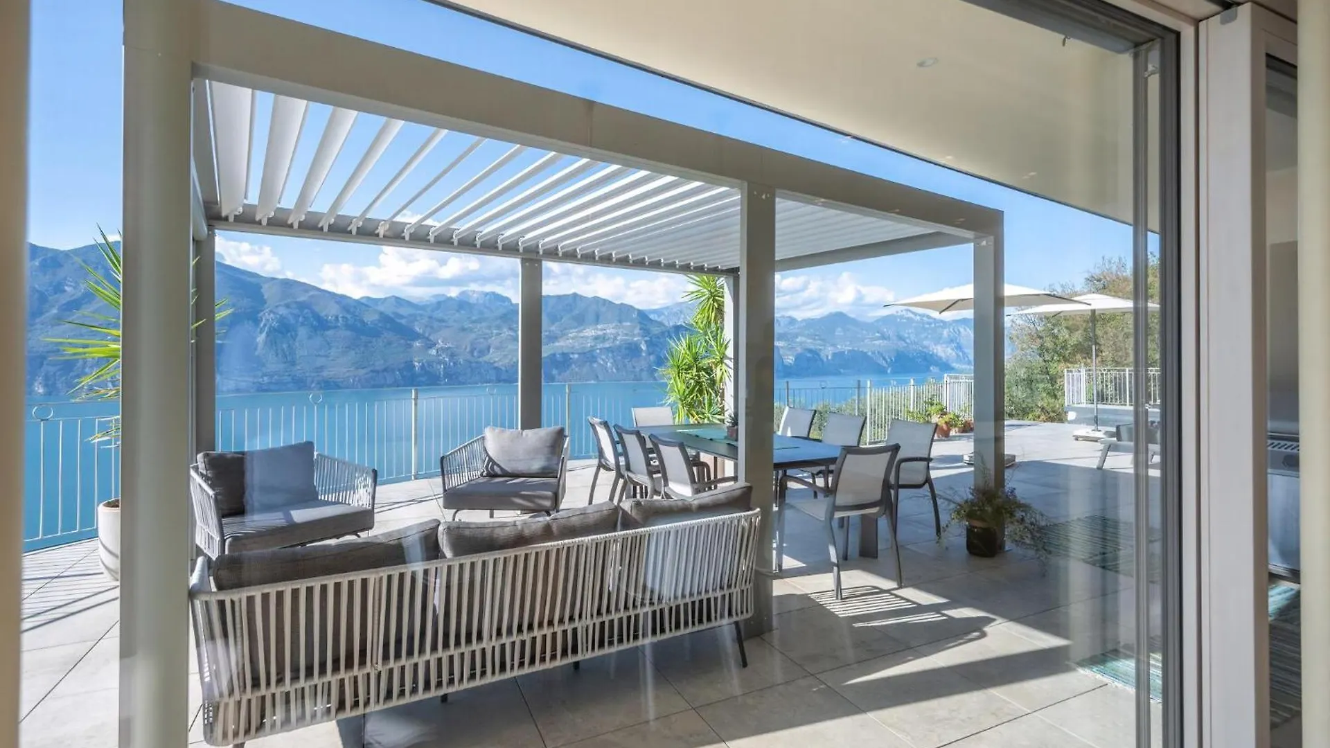 Alleinstehende Villa Mit Pool Und Traumaussicht Castelletto Di Brenzone 0*,