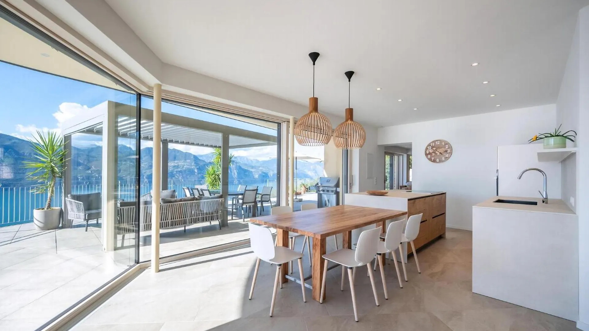 Alleinstehende Villa Mit Pool Und Traumaussicht Castelletto Di Brenzone