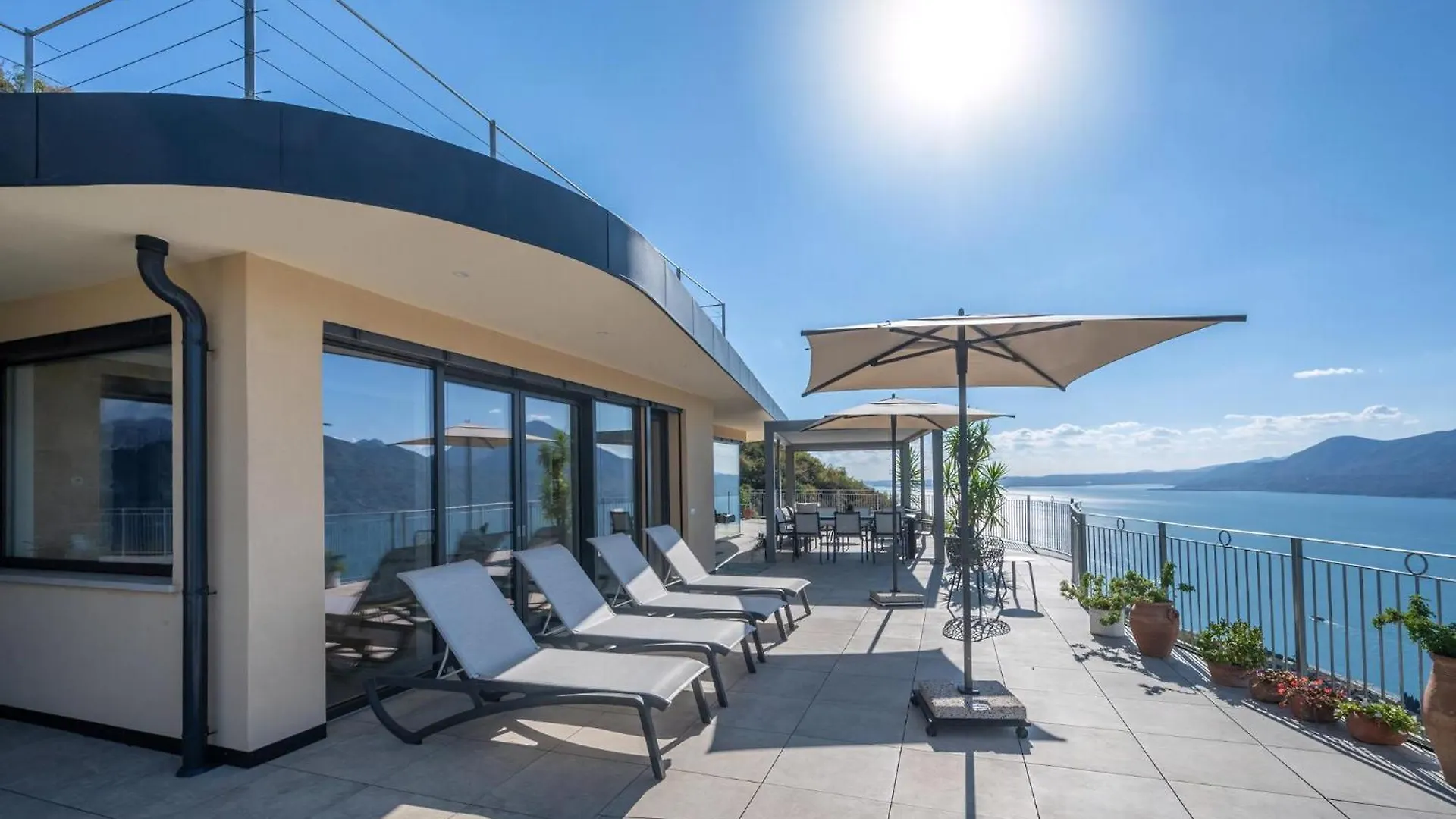 Alleinstehende Villa Mit Pool Und Traumaussicht Castelletto Di Brenzone Prázdninový dům